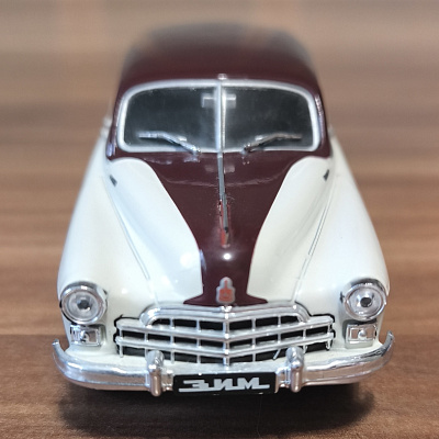 GAZ-12 ZIM, 1:43