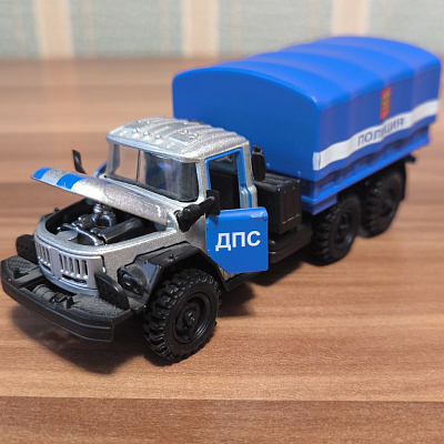 ZIL-131, police