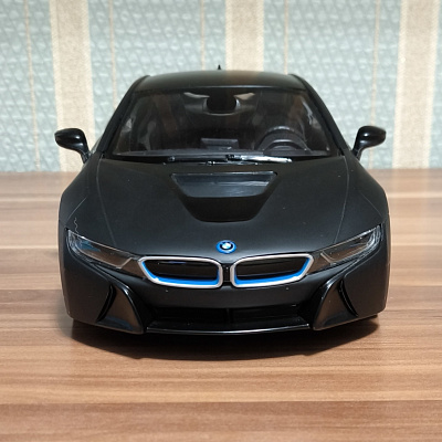 BMW i8, 1:14