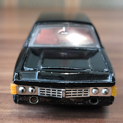 GAZ-14 Chayka, 1:43