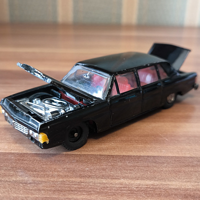 GAZ-14 Chayka, 1:43