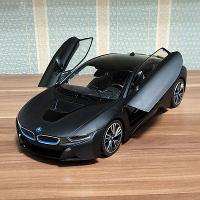 BMW i8, 1:14