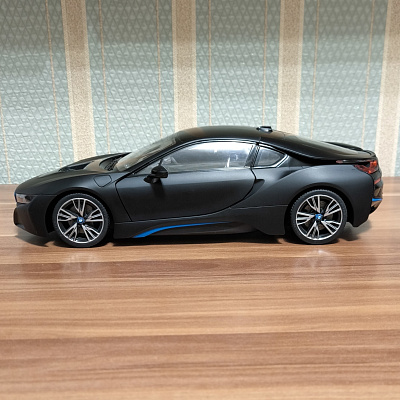 BMW i8, 1:14